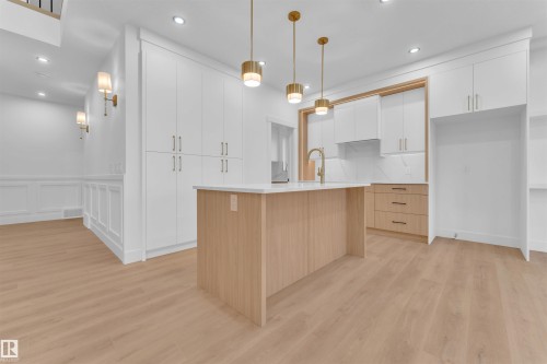 230 Linden Loop, Leduc, AB - Indoor Photo Showing Kitchen With Upgraded Kitchen