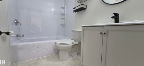 201 11907 81 Street, Edmonton, AB - Indoor Photo Showing Bathroom