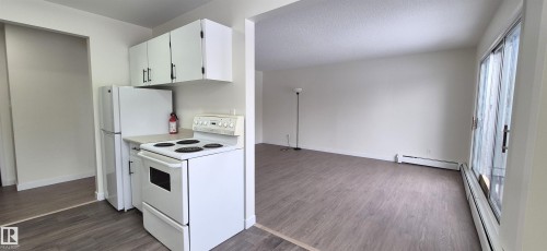 201 11907 81 Street, Edmonton, AB - Indoor Photo Showing Kitchen