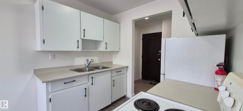 201 11907 81 Street, Edmonton, AB - Indoor