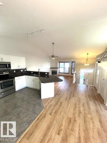 12 303 Leger Way, Edmonton, AB - Indoor Photo Showing Kitchen