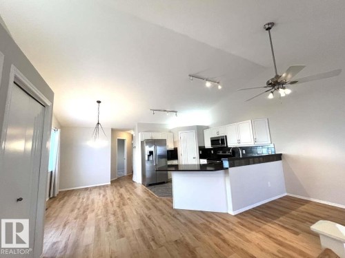 12 303 Leger Way, Edmonton, AB - Indoor Photo Showing Kitchen