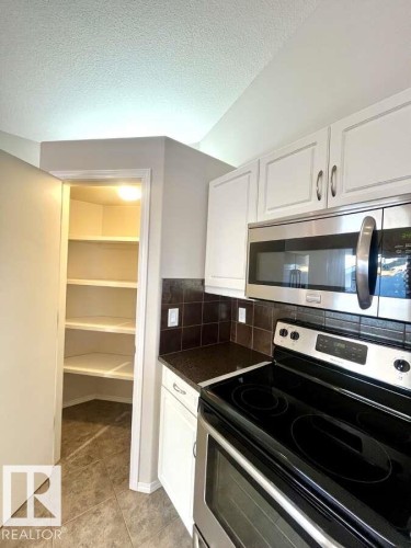 12 303 Leger Way, Edmonton, AB - Indoor Photo Showing Kitchen