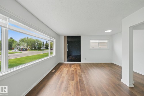 13316 136 Avenue, Edmonton, AB - Indoor Photo Showing Other Room