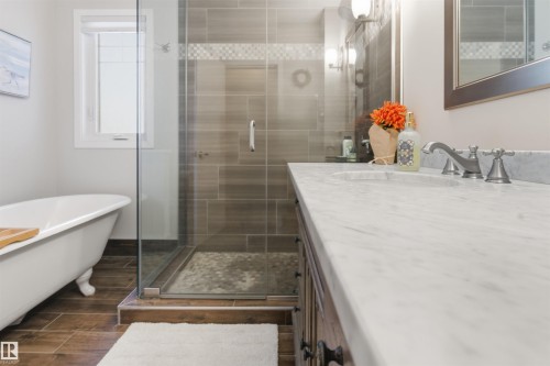 10615 134 Street, Edmonton, AB - Indoor Photo Showing Bathroom