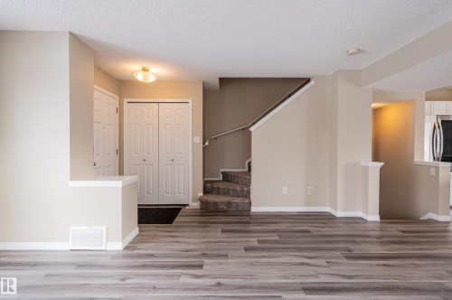 7125 21 Avenue, Edmonton, AB - Indoor