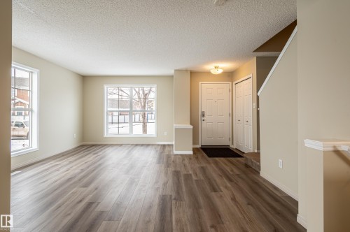 7125 21 Avenue, Edmonton, AB - Indoor Photo Showing Other Room