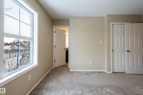 7125 21 Avenue, Edmonton, AB - Indoor Photo Showing Other Room