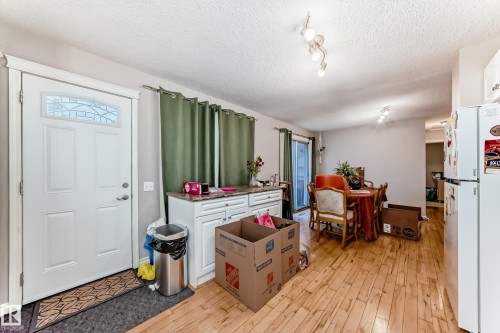 9216 68 Street, Edmonton, AB - Indoor