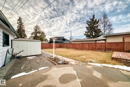 9216 68 Street, Edmonton, AB - Outdoor