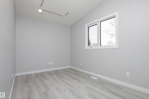 18616 66 Avenue, Edmonton, AB - Indoor Photo Showing Other Room