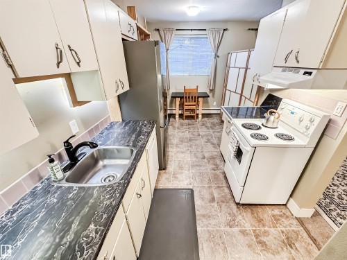 3 8406 104 Street, Edmonton, AB - Indoor Photo Showing Other Room