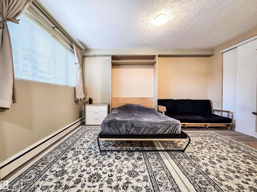 3 8406 104 Street, Edmonton, AB - Indoor Photo Showing Bedroom