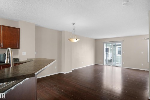 41 5604 199 Street, Edmonton, AB - Indoor Photo Showing Kitchen