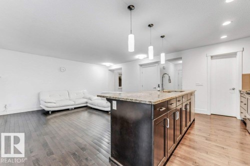 608 41 Avenue, Edmonton, AB - Indoor Photo Showing Kitchen With Upgraded Kitchen