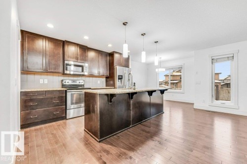 608 41 Avenue, Edmonton, AB - Indoor Photo Showing Kitchen With Upgraded Kitchen