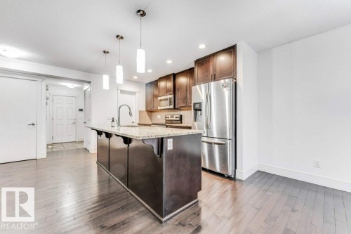 608 41 Avenue, Edmonton, AB - Indoor Photo Showing Kitchen With Upgraded Kitchen