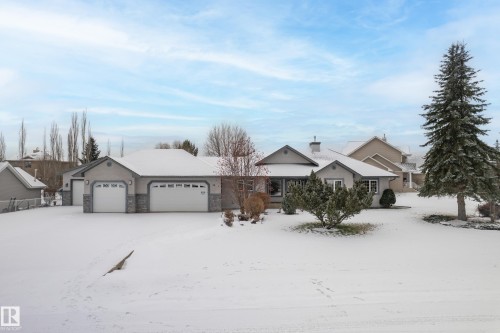 19 COUNTRY Lane  Stony Plain, AB T7Z 2L1