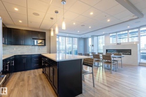 2501 10238 103 Street, Edmonton, AB - Indoor Photo Showing Kitchen With Upgraded Kitchen