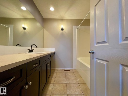 78 230 Edwards Drive Sw, Edmonton, AB - Indoor Photo Showing Bathroom