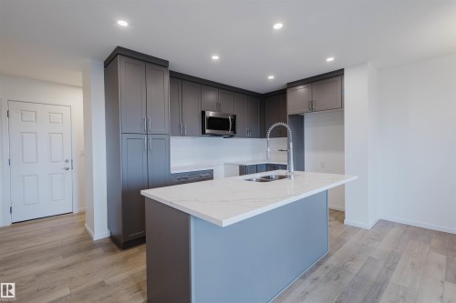 1029 Hearthstone Boulevard  Sherwood Park, AB T8H 3B3