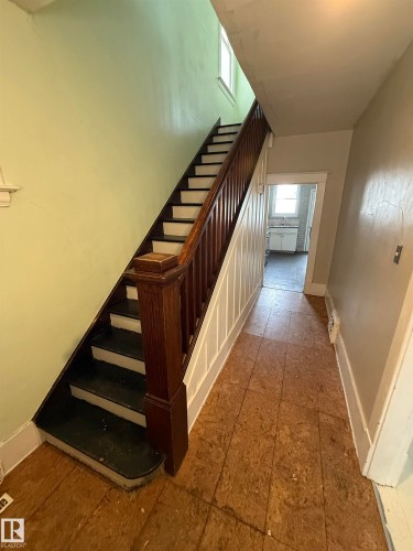 11121 127 Street, Edmonton, AB 