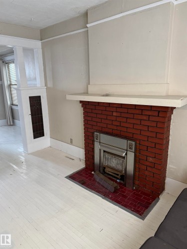 11121 127 Street, Edmonton, AB 