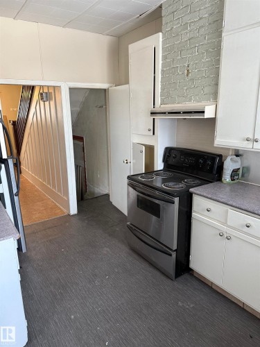 11121 127 Street, Edmonton, AB 