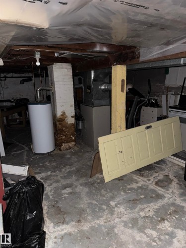 11121 127 Street, Edmonton, AB 