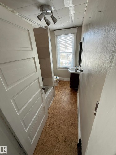 11121 127 Street, Edmonton, AB 