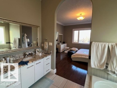 21428 25 Avenue, Edmonton, AB - Indoor Photo Showing Bathroom
