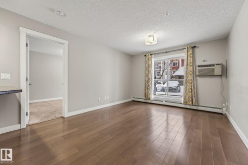 104 2207 44 Avenue Nw, Edmonton, AB - Indoor Photo Showing Other Room