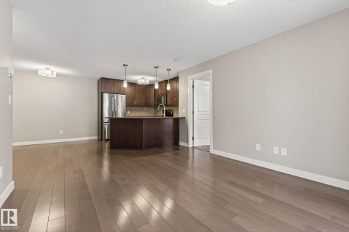 104 2207 44 Avenue Nw, Edmonton, AB - Indoor Photo Showing Kitchen