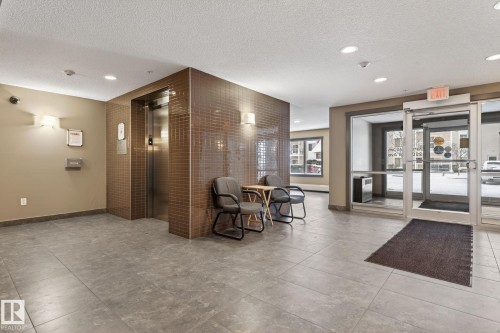 104 2207 44 Avenue Nw, Edmonton, AB - Indoor