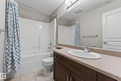 104 2207 44 Avenue Nw, Edmonton, AB - Indoor Photo Showing Bathroom