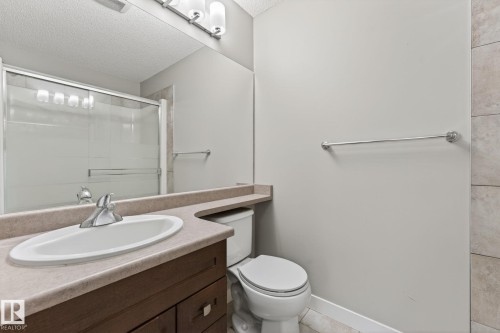 104 2207 44 Avenue Nw, Edmonton, AB - Indoor Photo Showing Bathroom
