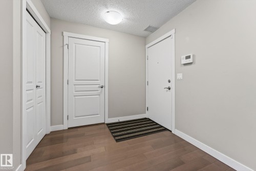 104 2207 44 Avenue Nw, Edmonton, AB - Indoor Photo Showing Other Room