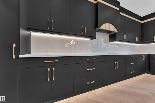 247 166 Avenue, Edmonton, AB - Indoor Photo Showing Kitchen