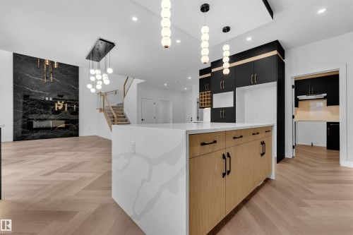 247 166 Avenue, Edmonton, AB - Indoor Photo Showing Kitchen