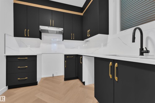 247 166 Avenue, Edmonton, AB - Indoor Photo Showing Kitchen