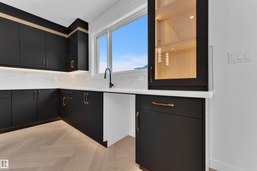 247 166 Avenue, Edmonton, AB - Indoor Photo Showing Kitchen