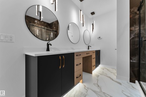 247 166 Avenue, Edmonton, AB - Indoor Photo Showing Bathroom