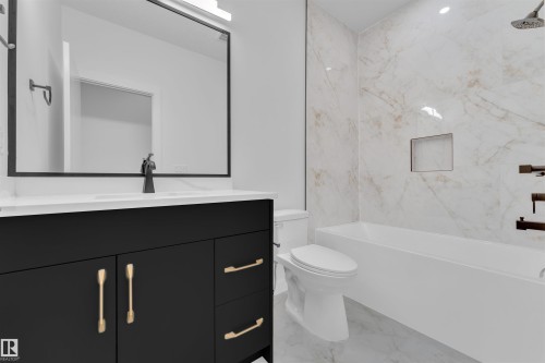 247 166 Avenue, Edmonton, AB - Indoor Photo Showing Bathroom