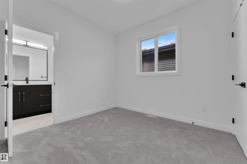 247 166 Avenue, Edmonton, AB - Indoor Photo Showing Other Room