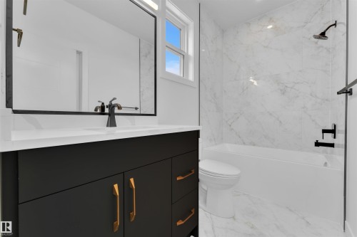 247 166 Avenue, Edmonton, AB - Indoor Photo Showing Bathroom