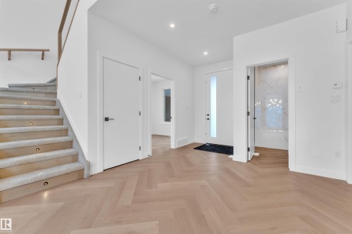 247 166 Avenue, Edmonton, AB - Indoor Photo Showing Other Room