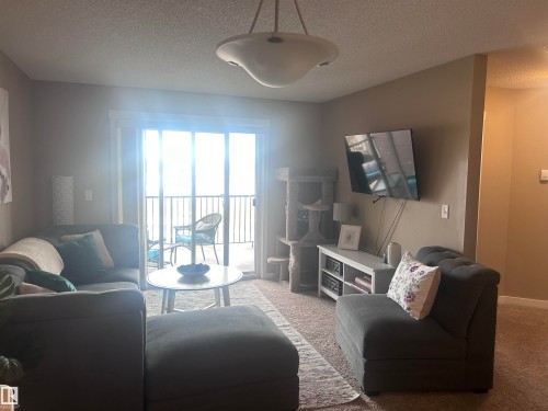 313 1510 Watt Drive, Edmonton, AB - Indoor Photo Showing Living Room