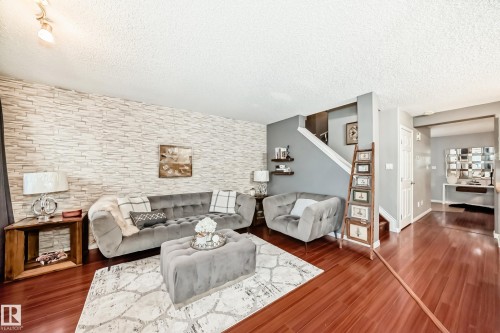 5819 Sutter Place, Edmonton, AB - Indoor Photo Showing Other Room