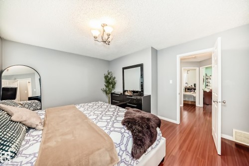 5819 Sutter Place, Edmonton, AB - Indoor Photo Showing Bedroom