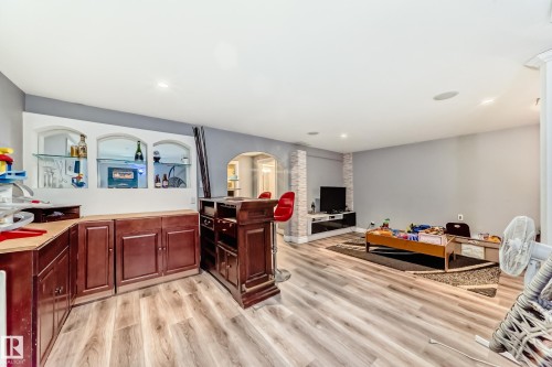 5819 Sutter Place, Edmonton, AB - Indoor Photo Showing Other Room